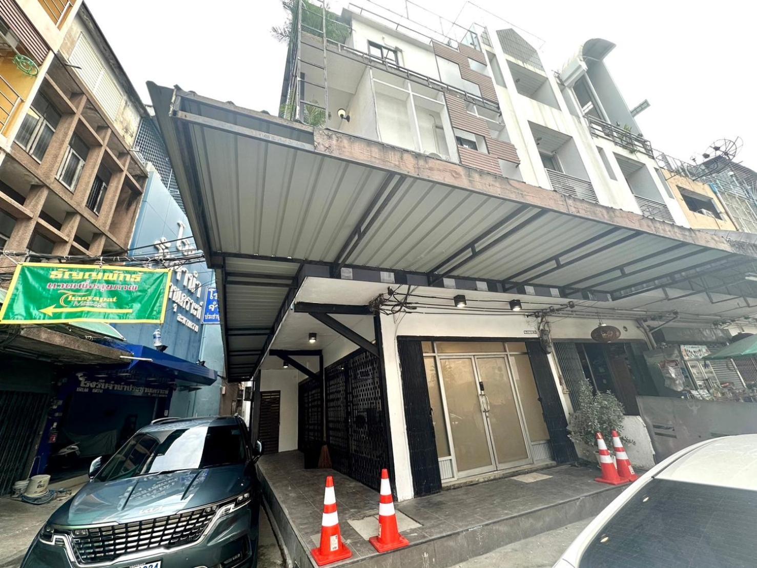 The White Den Chatuchak بانكوك المظهر الخارجي الصورة