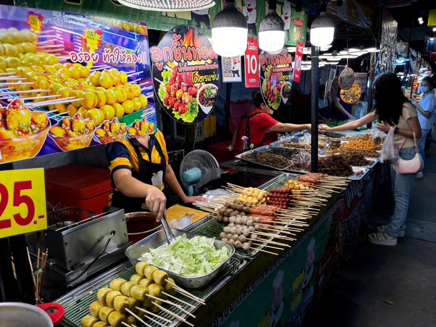 The White Den Chatuchak بانكوك المظهر الخارجي الصورة